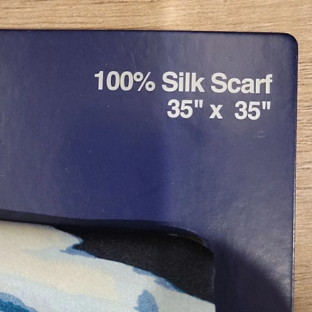 𝅺SCOOP silk scarf